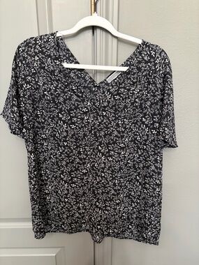 PLEIONE Black Floral V-Neck Women’s Blouse